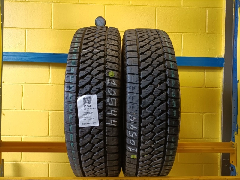 Pneumatico BRIDGESTONE BLIZZAK W810 215/75 R16C 116/114R