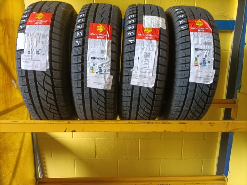 Pneumatico MOMO SUV POLE 215/65 R16 98H