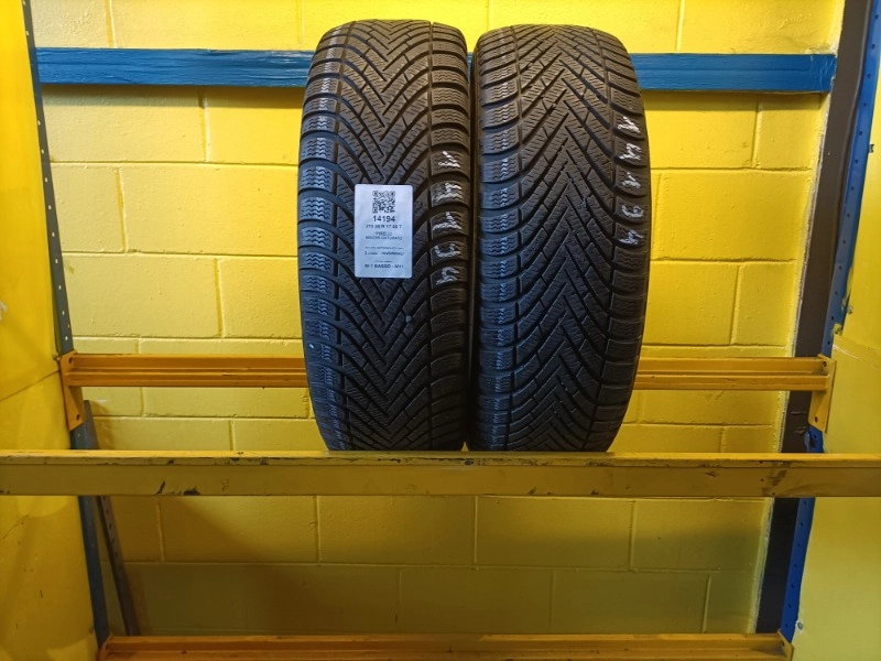 Pneumatico PIRELLI WINTER CINTURATO 215/55 R17 98T