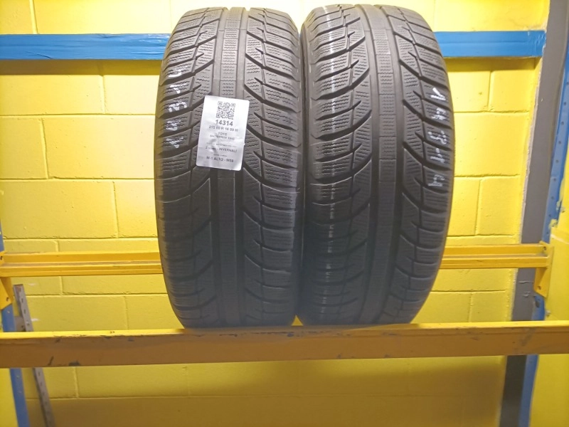 Pneumatico TOYO SNOWPROX S943 215/60 R16 99H