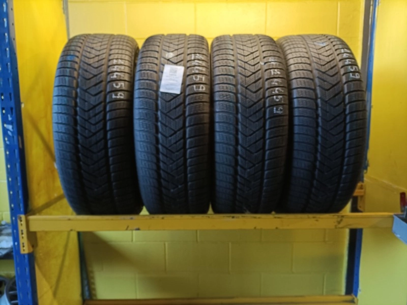 Pneumatico PIRELLI SCORPION WINTER 255/55 R20 110V