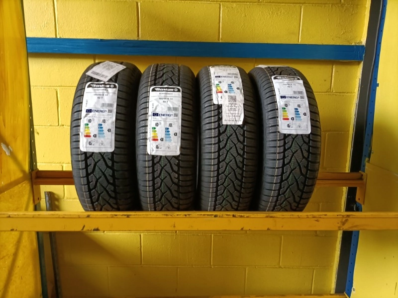 Pneumatico BARUM QUARTARIS 5 185/60 R14 82T