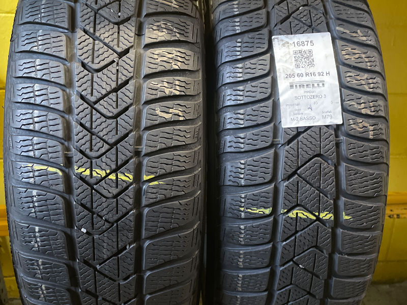 Pneumatico PIRELLI SOTTOZERO 3 205/60 R16 92H