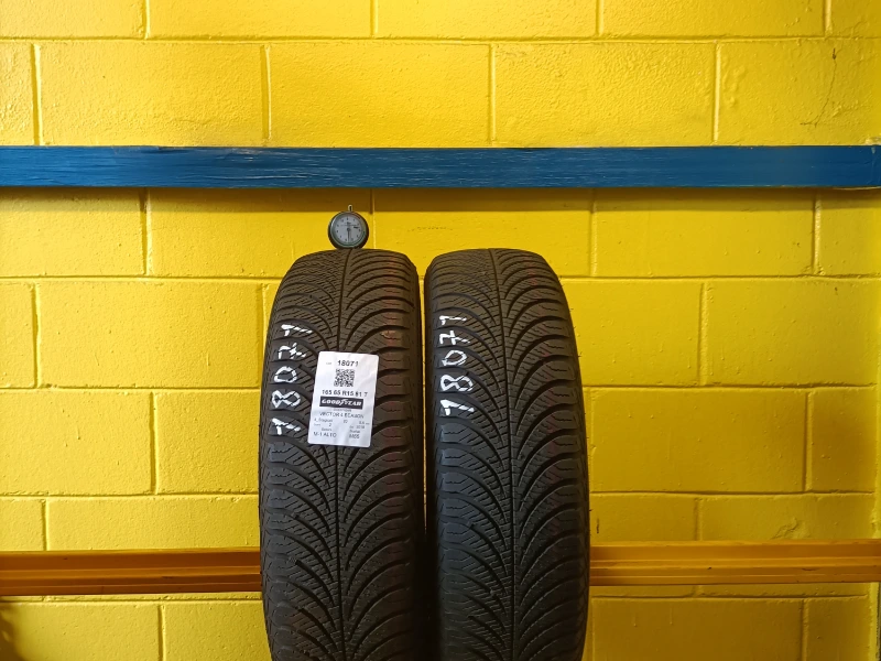 Pneumatico GOODYEAR VECTOR 4 SEASON 165/65 R15 81T